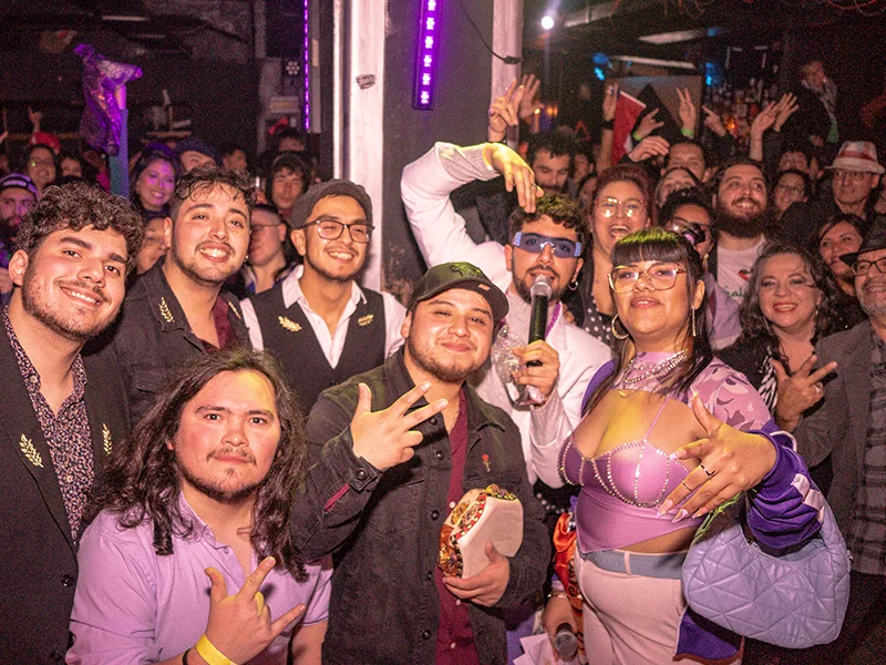 Corte Chilenero evento - Artistas y público celebrando cueca urbana